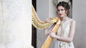 Harfistka Claudia Lamanna: O súčasnej hudbe, kariére sólistky a koncerte v Košiciach