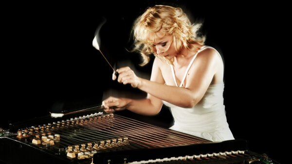 Enikő Ginzery: Cimbal je ako truhlica s pokladom