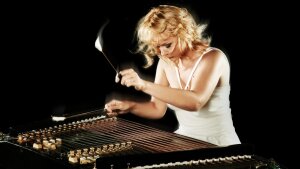 Enikő Ginzery: Cimbal je ako truhlica s pokladom