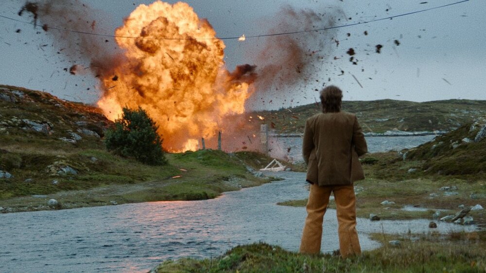 Johan, jeho životná láska a dynamit sa vás pokúsia rozosmiať aj dojať. Podarí si im oboje?