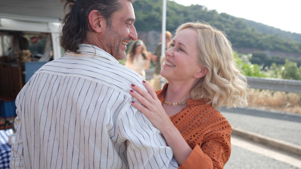 Michaela Čobejová predstavuje teaser trailer filmu Smolu nosíš ty, láska