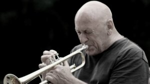 Slovenský trubkár Laco Deczi má 85 rokov. Oslavovať bude koncertom