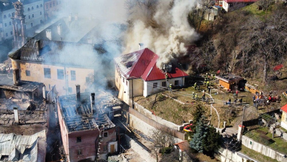 Kosmopol zhorel, pomôžte mu vstať z popola