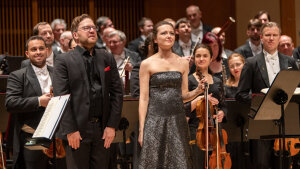 Jedinečná muzikalita violistky Kristiny Fialovej motivovala košických filharmonikov