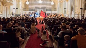 Reduta plná detí: Hudobná akadémia Slovenskej filharmónie a Rodinný koncert