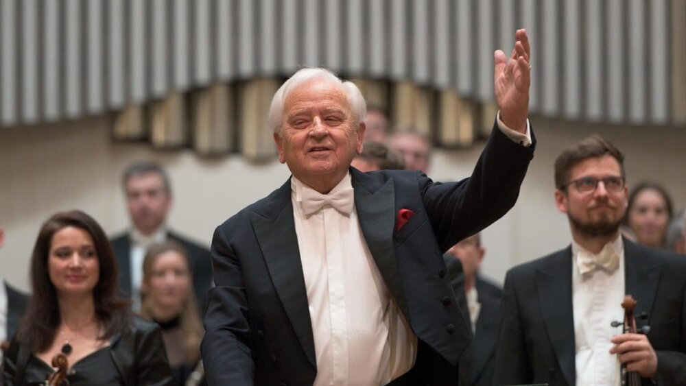 Muzikálny Robert Bílý a silná výpoveď Brucknerovej symfónie pod taktovkou Ralfa Weikerta