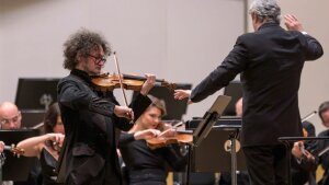 Odkaz Kančeliho ožil v Redute: magické hudobné divadlo pod taktovkou Raiskina