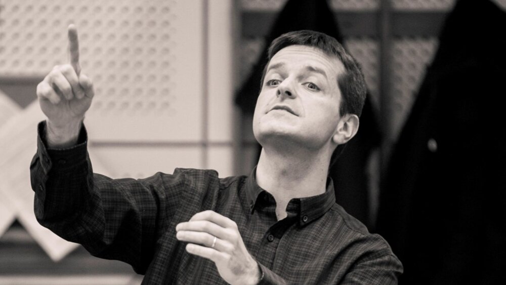 Operné predohry a zbory zaznejú pod taktovkou Ondreja Olosa