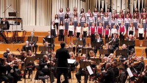 Vianočná radosť z klasiky, jazzu a kolied pod taktovkou Adriana Kokoša