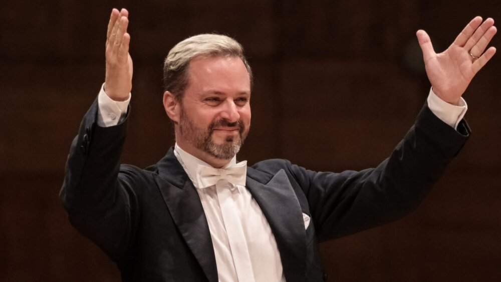 Silvester a Nový rok v Slovenskej filharmónii pod taktovkou Roberta Jindru