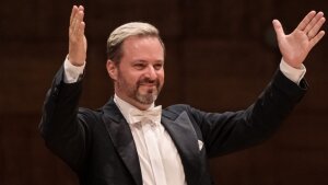 Silvester a Nový rok v Slovenskej filharmónii pod taktovkou Roberta Jindru