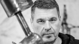 Výstava sôch Jána Ťapáka v Divadle Nová scéna