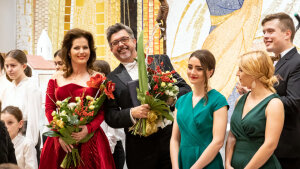 Račanka Jolana Fogašová hostila muzikantov a priateľov, aby hudbou pomohli