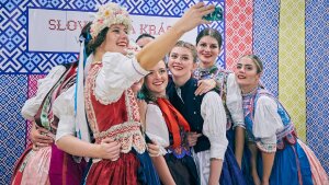 Ružinov opäť privíta pestrú paletu ľudových piesní a tancov zo Slovenska i zo zahraničia