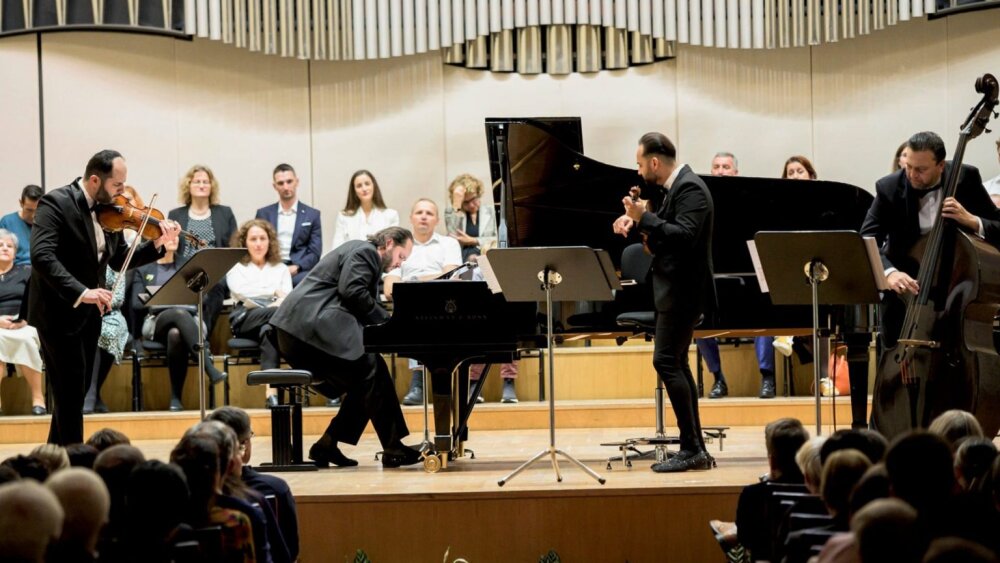 Janoska Ensemble v Redute: Ozajstná radosť z muzicírovania a improvizácií