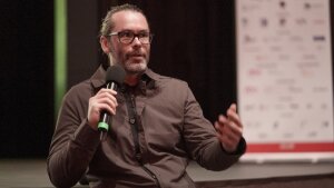 Režisér Guðmundsson: Ak sa deti správajú zle, spoločnosť zlyhala