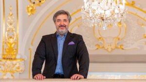 Slovenská filharmónia so šéfdirigentom Danielom Raiskinom uzavrú 73. sezónu