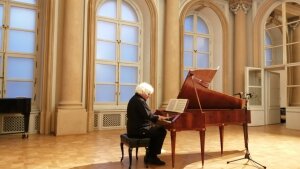 Živelná interpretácia Beethovenových klavírnych sonát v podaní Brautigama