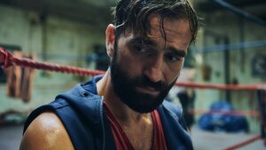 Tieňový box a revenge story