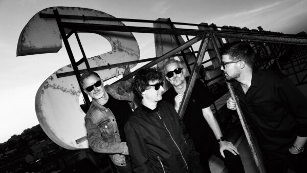 Skupina HEX chce priniesť nádej a radosť, pretože verí, že hudba a umenie uzdravuje