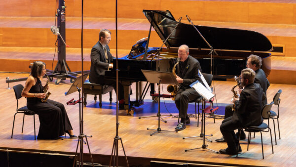 Zabudnite na priemernosť. Na Slovensko zavítali Raschèr Saxophone Quartet