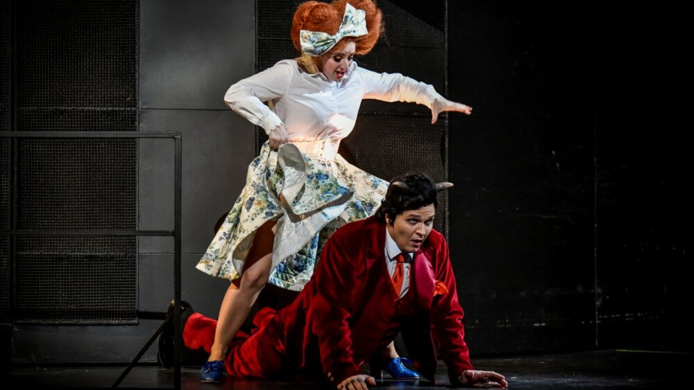 Dvořákovo veselé peklo oblečené v steampunku