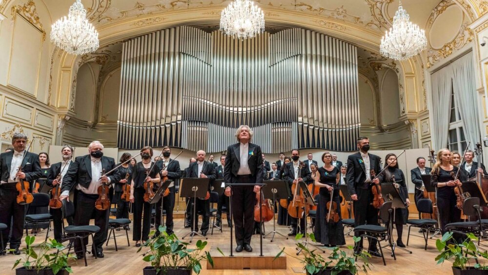 Jamesa Judda a Slovenských filharmonikov preveril klasicko-romantický repertoár