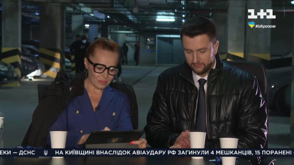 Reportéri v Kyjeve pracujú z garáží, informujú obyvateľov o útokoch