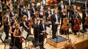 Precítená lyrika Glazunova a dobový Mozart v podaní košických filharmonikov