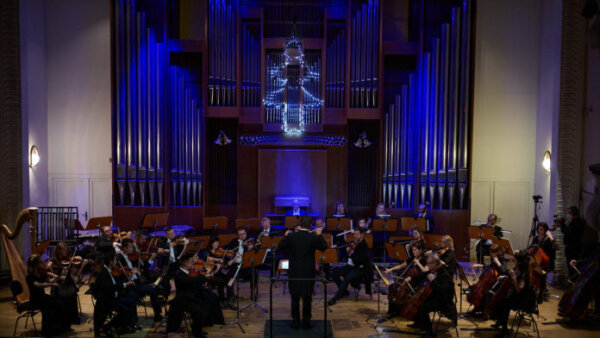 ŠKO pod taktovkou Kokoša: vianočný koncert s espritom a nostalgiou
