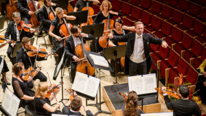 ŠfK opäť naživo: Do Nového roka s veselou mysľou pod taktovkou Roberta Jindru