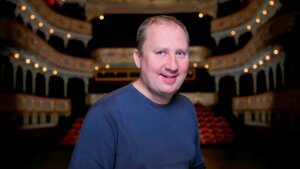 Činoherná dvojpremiéra: historicky prvý stand up Navekyamen a Liliom