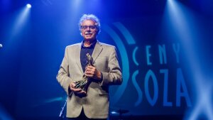 Poznáme najhranejších slovenských autorov za rok 2020