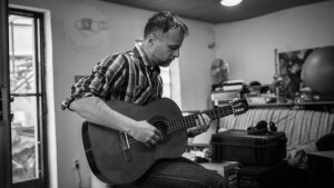 Vychádza album Story. Blues, hardrock, elektronika aj experimenty