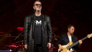 Album Richarda Müllera Hodina medzi psom a vlkom získal dvojplatinu. Skladby z neho zaznejú aj na chystanom turné!