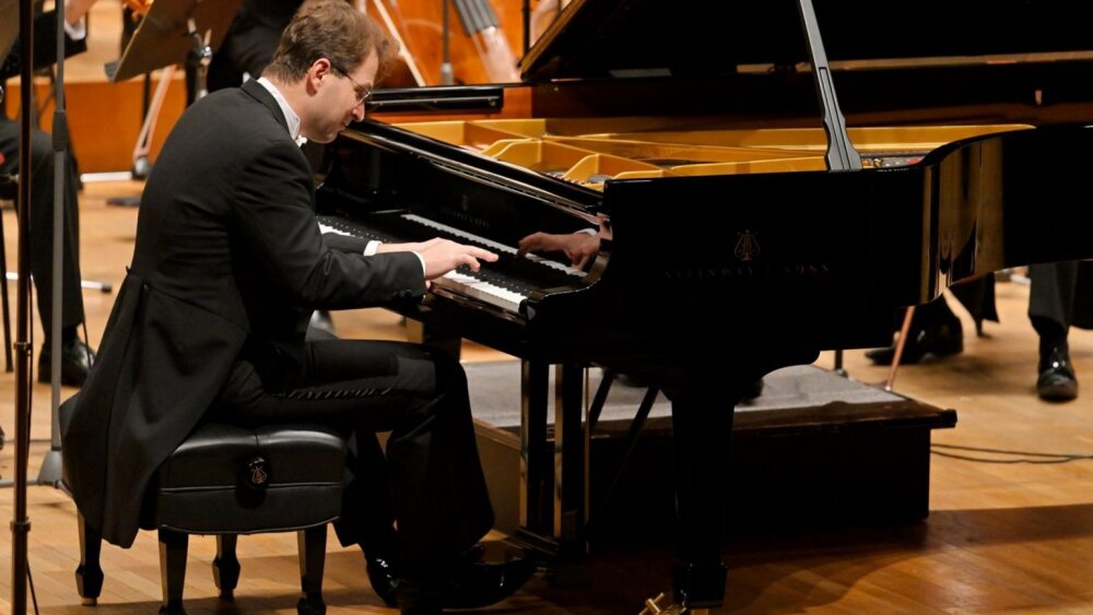 Rozhlasáci pod taktovkou Ilievského: Iršai v premiére a precítený Fančovič