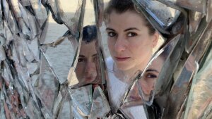 Francúzska maliarka Marie-Ondine Vidal skúma ženskú dušu