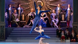 Tancuj ako by ťa nikto nevidel