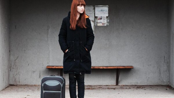 Netvárte sa nevinne, každý to už tuší, odkazuje Agi Hlavenková v novom songu