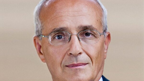 Jan Burian: Divadlo přežilo fašismus, komunismus, přežije i covid