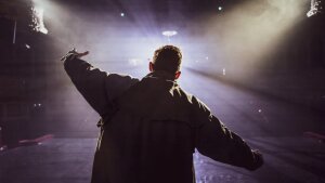 Marec v ŠDKE: Špeciál pre ženy, ľudovky a premiéra Zimnej cesty s Bršlíkom