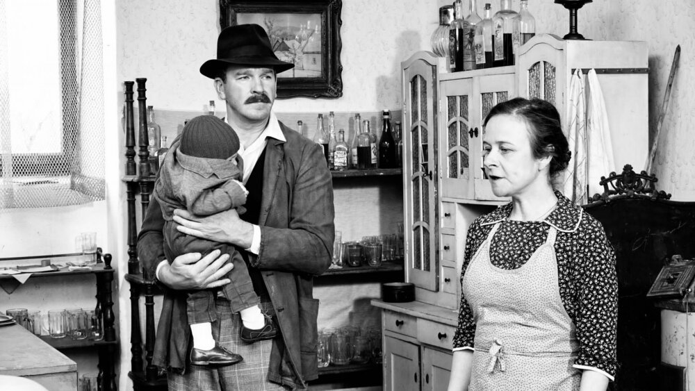 O prezliekaní kabátov, pomste a bezmocnosti