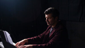 František Báleš: Už pri čítaní básní počujem hudbu