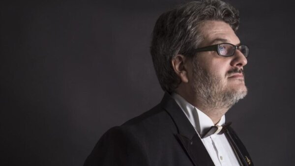 V premiére zaznie sláčikové kvarteto Konstantina Ilievskeho, predstaví sa aj ako dirigent