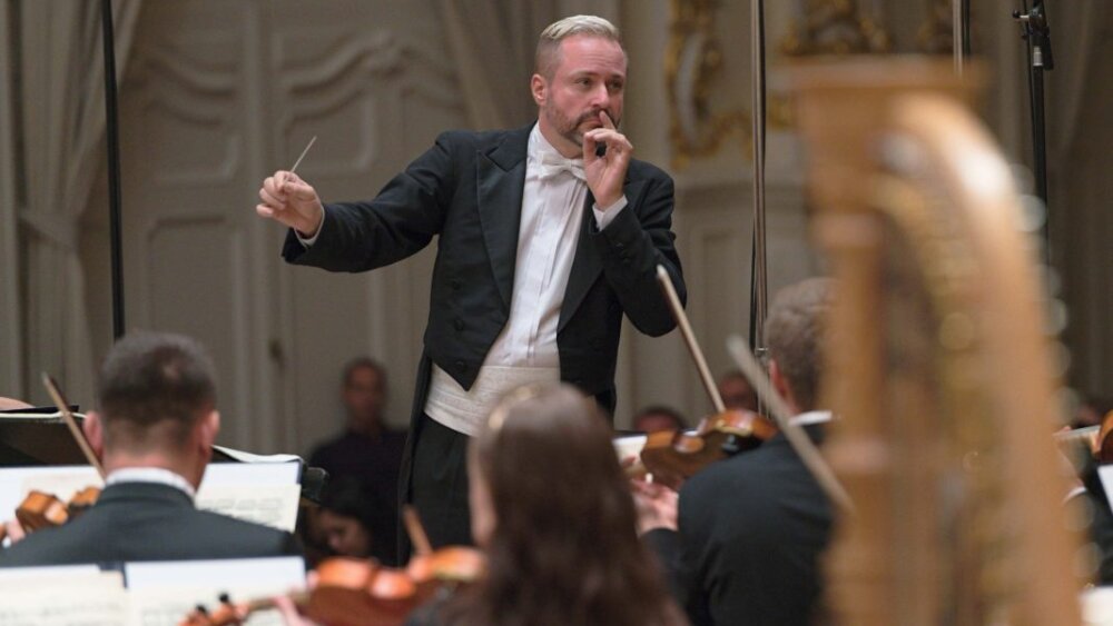 Valčuha, Jindra, Altrichter a ďalší dirigenti za pultom 77. koncertnej sezóny Slovenskej filharmónie