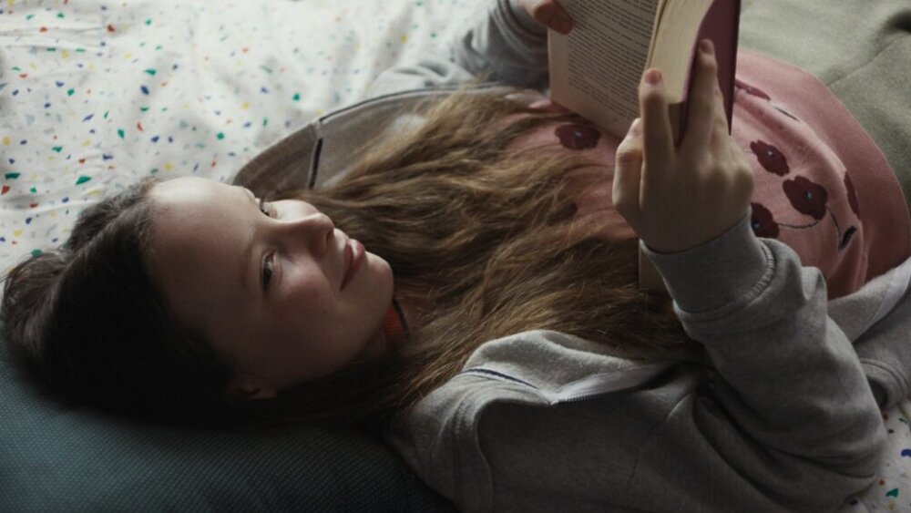 Čo vie Marielle: Čierna komédia o tom, keď vám vaše dieťa vidí až do duše