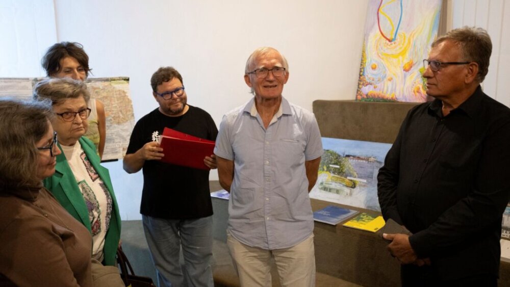 Peter Bartoš: legenda konceptuálneho umenia vystavuje v Piešťanoch