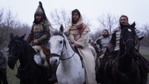 Herci od Hollywoodu až po Ulanbátar sa stretli v najväčšom maďarskom filme v histórii