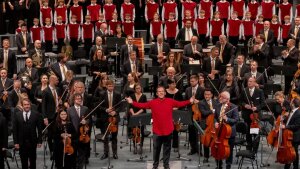 Nadšený potlesk mladých divákov Príbehu hudby Slovenskej filharmónie v Dome umenia Piešťany