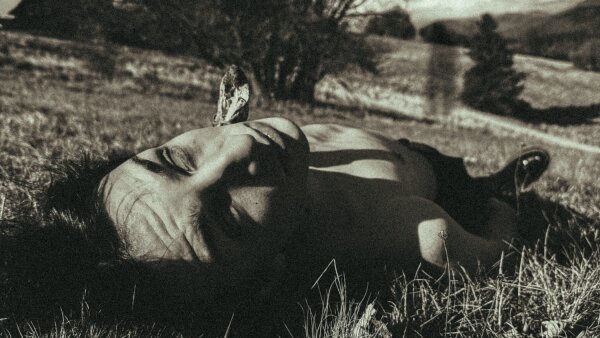 Vojtik vydáva temné a odvážne EP